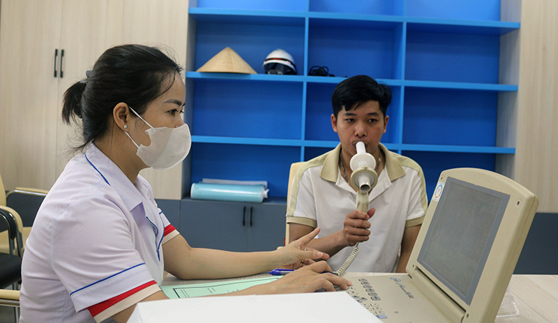Bệnh bụi phổi silic nghề nghiệp và khuyến cáo của bác sĩ