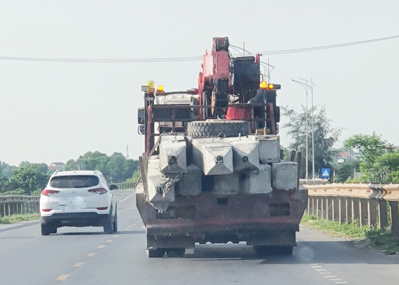 Xử lý nghiêm hành vi chở hàng quá tải trọng, 