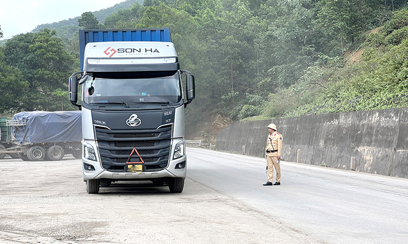 Tháo gỡ khó khăn, vướng mắc trong lĩnh vực giao thông đường bộ