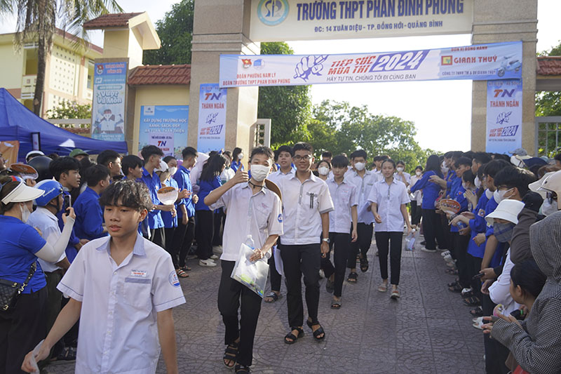 Công bố điểm thi vào lớp 10 trung học phổ thông vào lúc 8 giờ ngày 17/6
