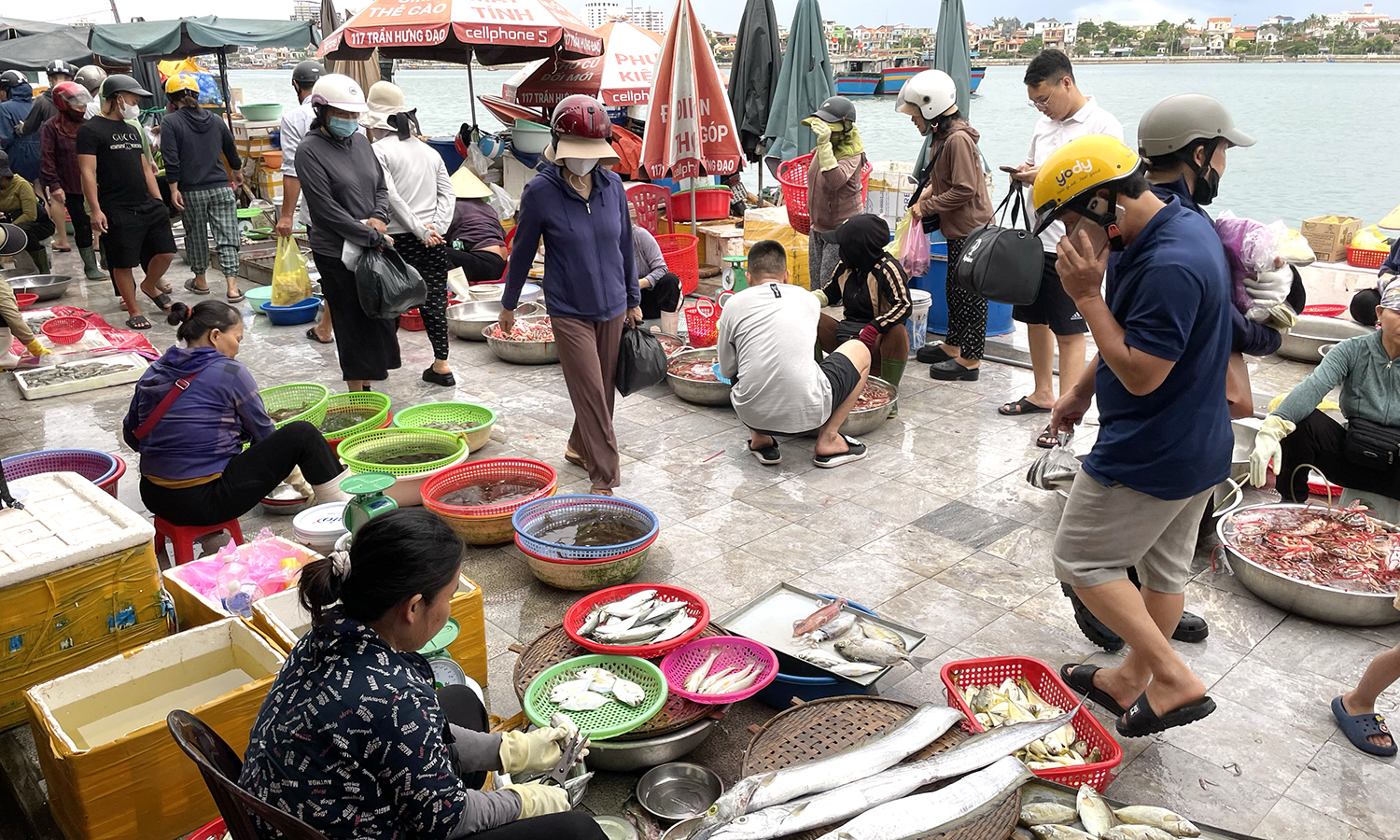 Giá cả thị trường có "nhảy múa" khi lương tăng?