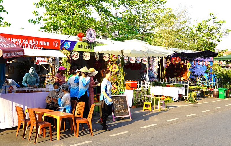 Nâng cao kiến thức kỹ năng văn hóa du lịch cho phụ nữ