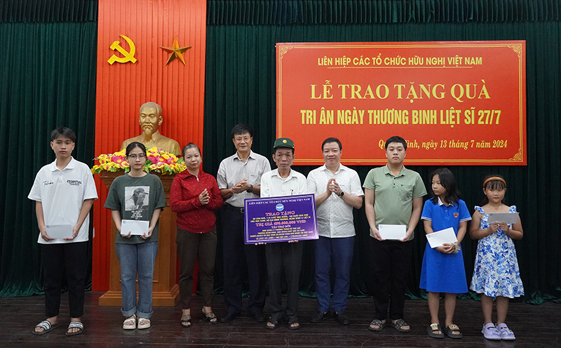 Liên hiệp các tổ chức hữu nghị Việt Nam: Nhiều hoạt động ý nghĩa tri ân gia đình chính sách