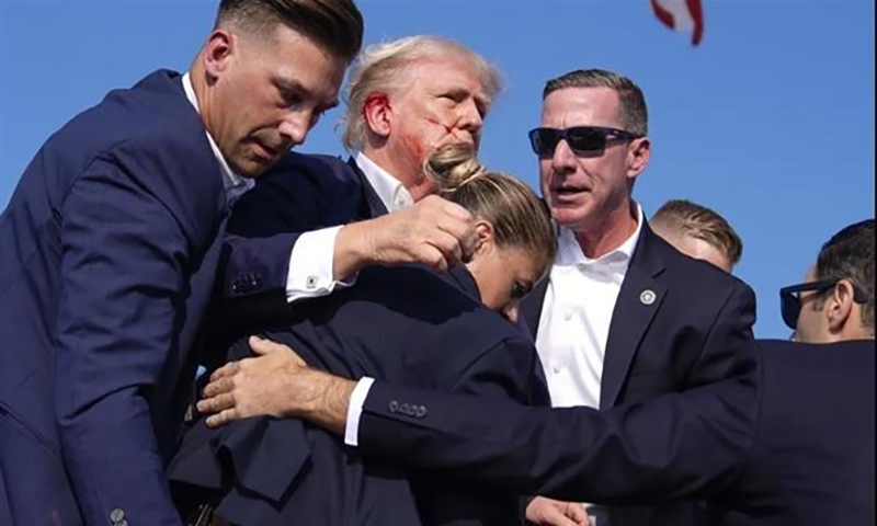 Mật vụ Mỹ điều tra vì sao tay súng bắn ông Trump có thể đến quá gần với khẩu AR-15