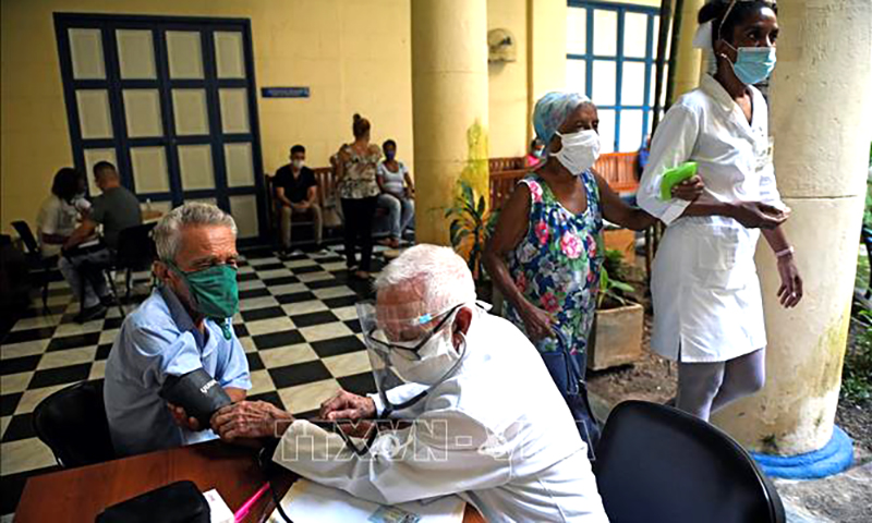 Mexico tuyển dụng thêm 2.700 chuyên gia y tế Cuba