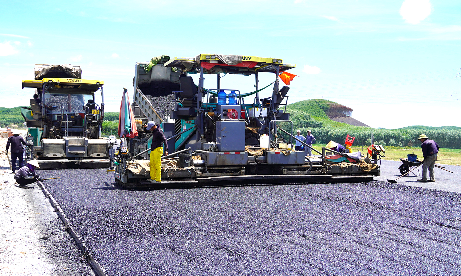 Đẩy nhanh tiến độ thi công dự án đường bộ cao tốc