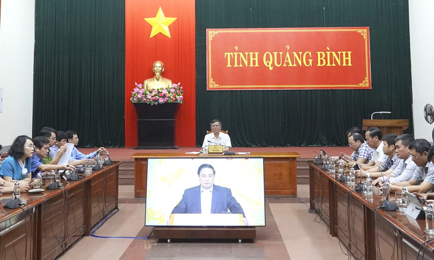 Phát huy vai trò tiên phong, gương mẫu trong chỉ đạo và thực hiện chuyển đổi số