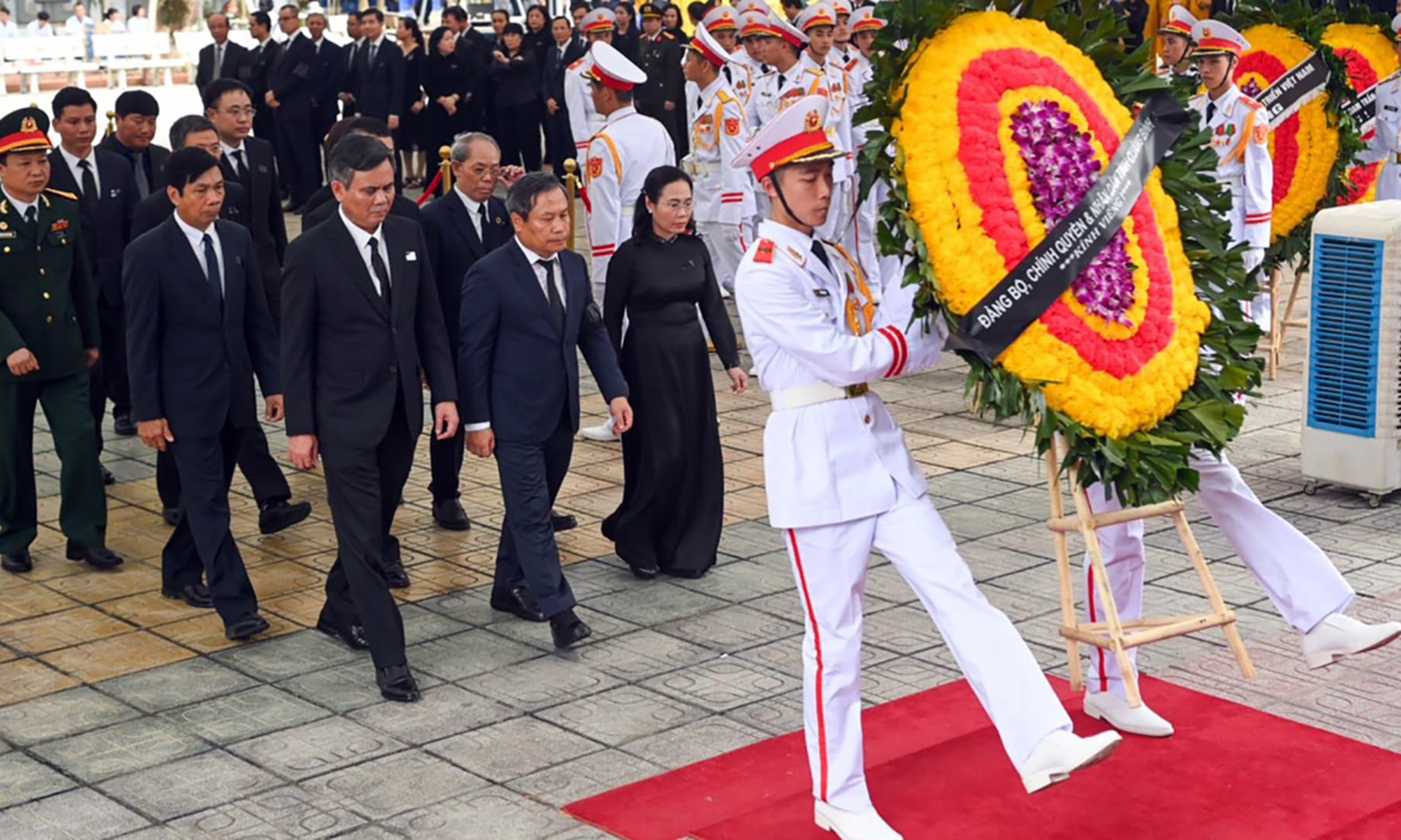 Đoàn đại biểu tỉnh Quảng Bình viếng Tổng Bí thư Nguyễn Phú Trọng