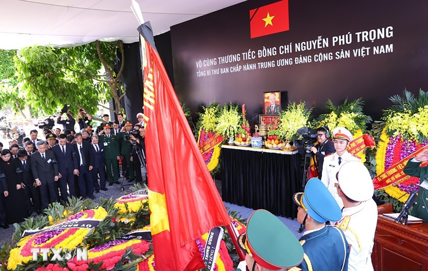 Lễ an táng Tổng Bí thư Nguyễn Phú Trọng tại Nghĩa trang Mai Dịch
