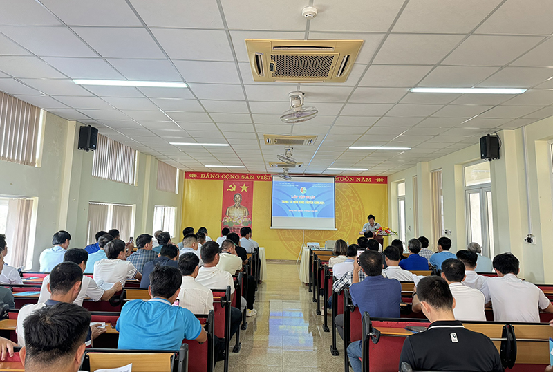 Gần 80 học viên tham gia tập huấn cấp giấy chứng nhận trọng tài môn bóng chuyền