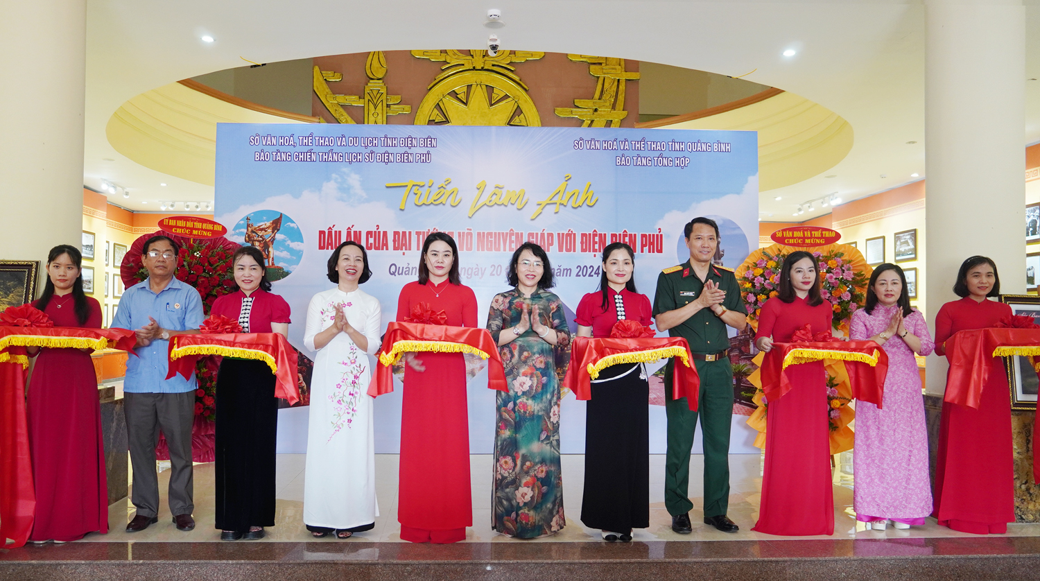 Khai mạc triển lãm ảnh "Dấu ấn của Đại tướng Võ Nguyên Giáp với Điện Biên Phủ"