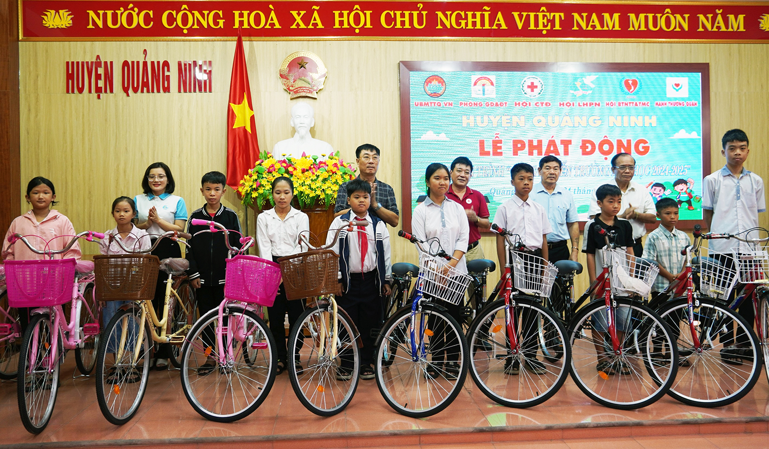 Quảng Ninh: Phát động chương trình "Cùng em đến trường năm học 2024-2025"