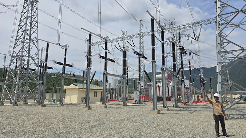 "Vượt nắng, thắng mưa" đưa đường dây 500kV mạch 3 về đích