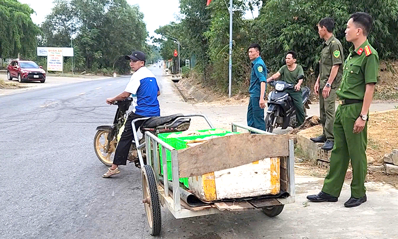 Khu dân cư "dậy mùi"... mủ cao su!