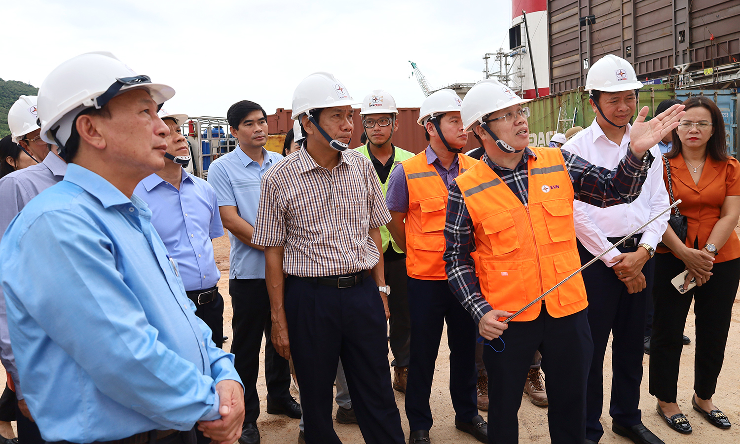 Đồng chí Phó Bí thư Thường trực Tỉnh ủy kiểm tra các công trình, dự án trọng điểm