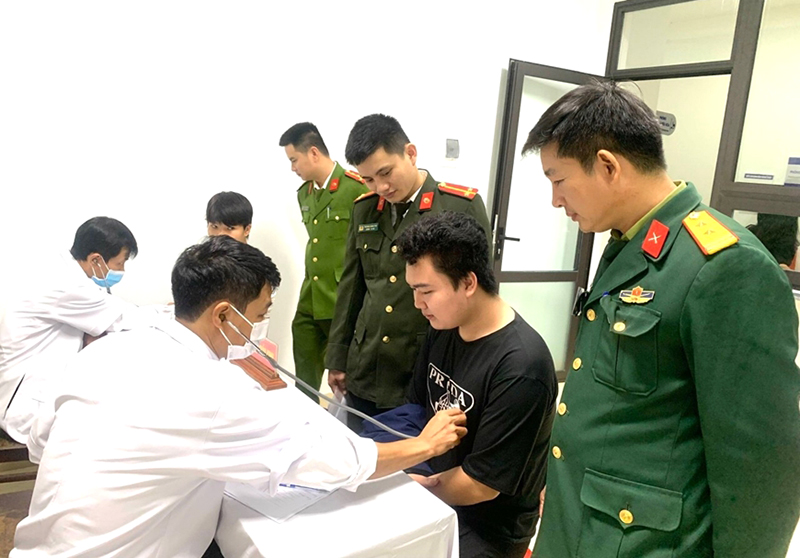 Quảng Ninh: "Tuyển người nào, chắc người đó"