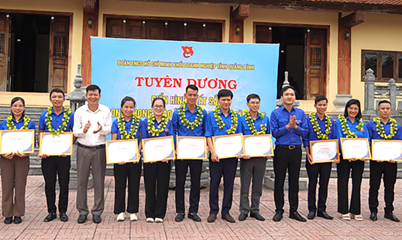 Tuyên dương điển hình tiêu biểu trong phong trào "Sáng tạo trẻ" giai đoạn 2022-2024