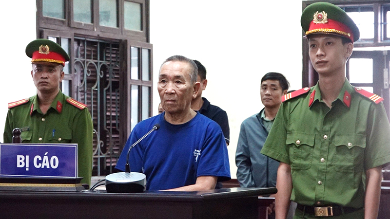 Xét xử đối tượng xâm phạm lợi ích của Nhà nước và tổ chức, cá nhân