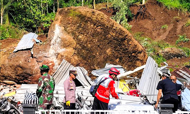 Lũ quét và lở đất ở Indonesia khiến 19 người thiệt mạng