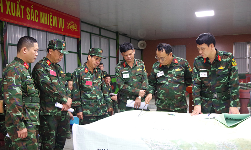 Diễn tập chỉ huy-tham mưu 1 bên 2 cấp trên bản đồ và ngoài thực địa