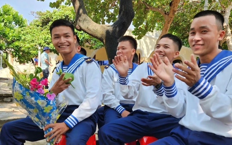 Nụ cười chiến sĩ