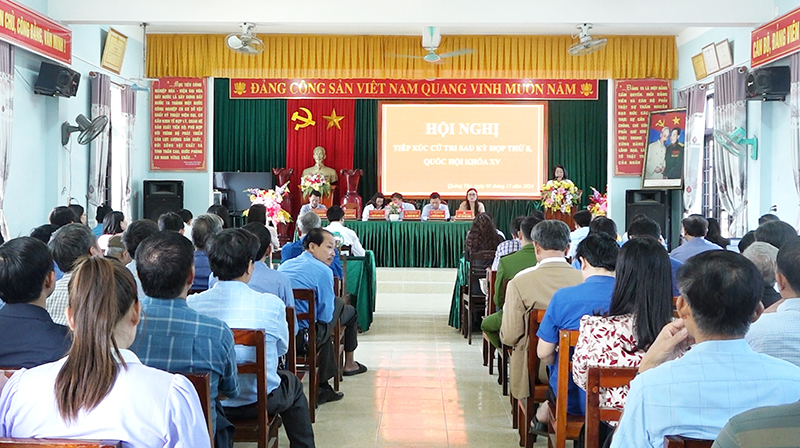 Đại biểu Quốc hội tiếp xúc cử tri tại TX. Ba Đồn