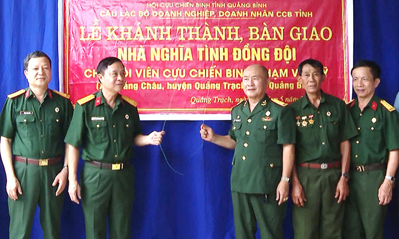 Chung tay vì đồng đội
