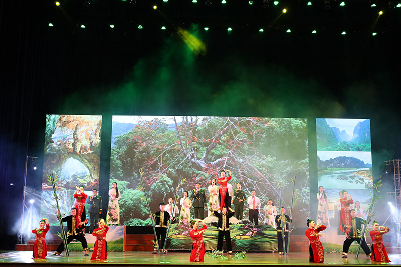 Liên hoan nghệ thuật quần chúng Công-Nông-Binh tỉnh Quảng Bình lần thứ VII