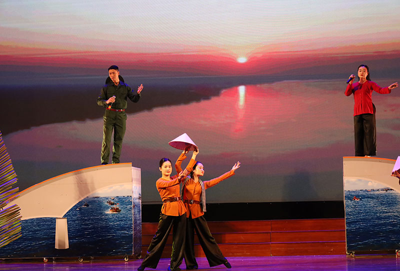 Đoàn Quảng Trạch giành giải xuất sắc liên hoan nghệ thuật quần chúng Công-Nông-Binh