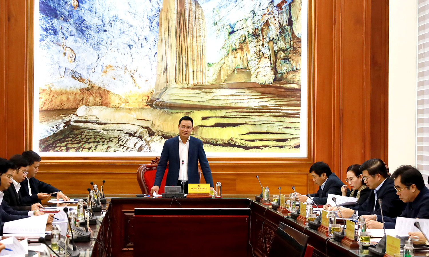 Sắp xếp tổ chức bộ máy của hệ thống chính trị tinh gọn, hoạt động hiệu lực, hiệu quả