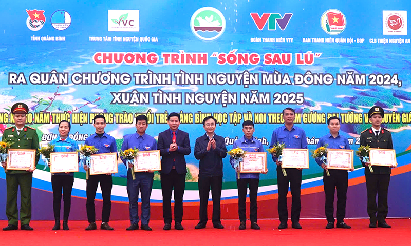 Ra quân "Tình nguyện mùa đông 2024, Xuân tình nguyện 2025"