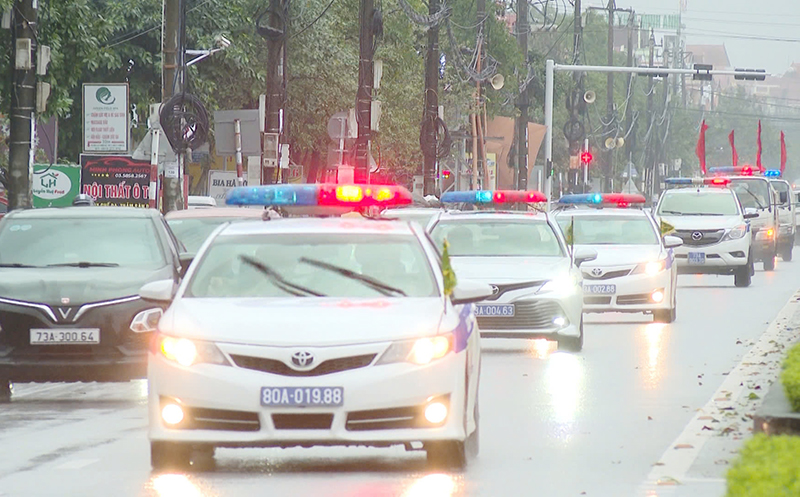 Ra quân cao điểm bảo đảm trật tự, an toàn giao thông