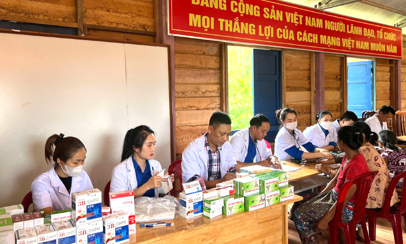 Chú trọng chăm sóc, bảo vệ sức khỏe nhân dân