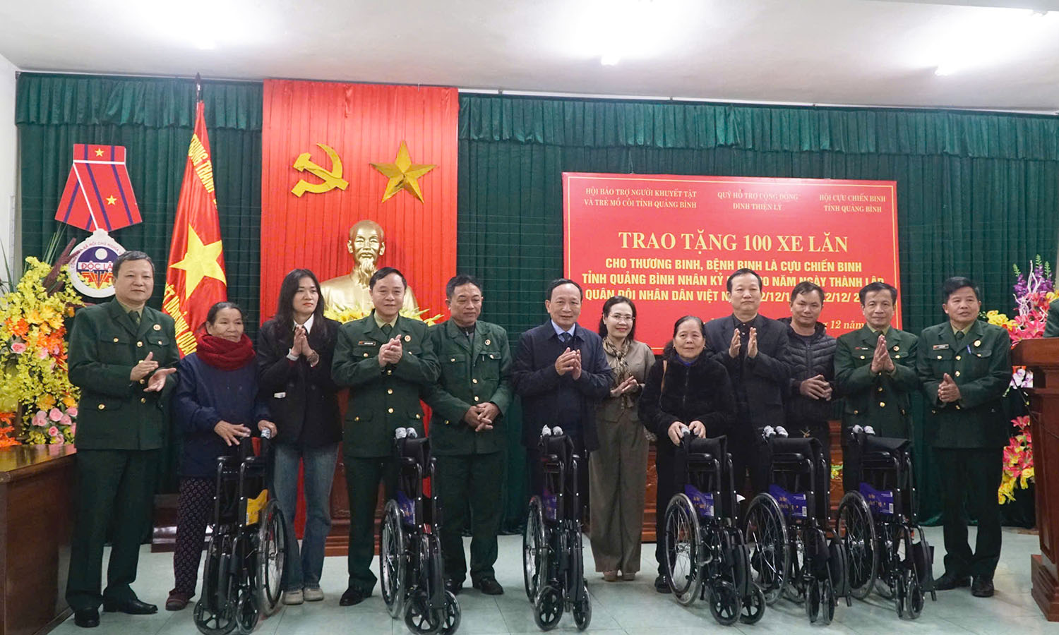 Trao tặng 100 xe lăn cho hội viên Hội Cựu chiến binh tỉnh