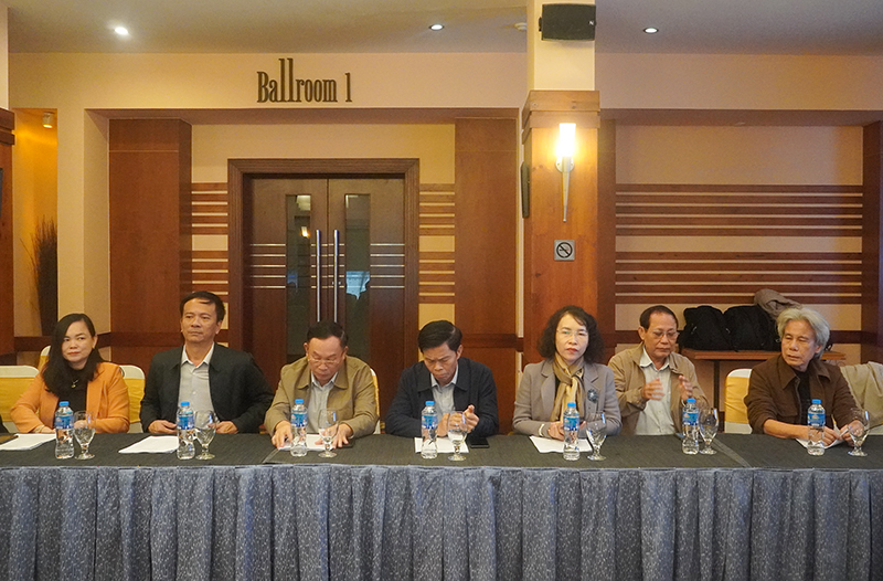 Để dân tộc Chứt có trang phục riêng