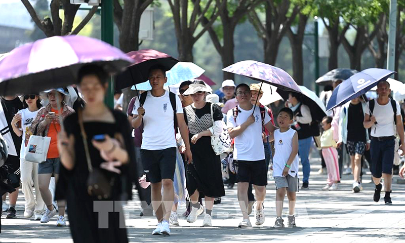 Biến đổi khí hậu "cộng thêm" 41 ngày nắng nóng nguy hiểm trên toàn cầu