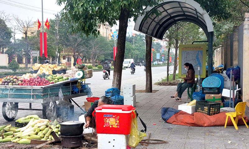 Chấn chỉnh tình trạng điểm dừng, chờ xe buýt bị lấn chiếm