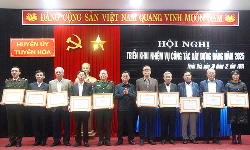 Tuyên Hóa: Tập trung xây dựng Đảng bộ trong sạch, vững mạnh