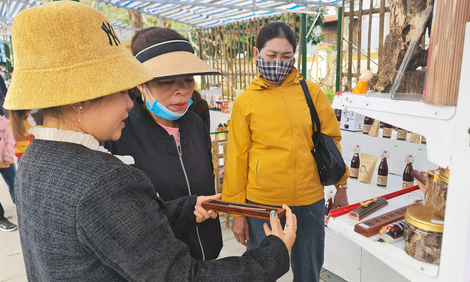 Quảng Ninh: Tổng mức bán lẻ hàng hóa và dịch vụ tiêu dùng tăng 11,3%