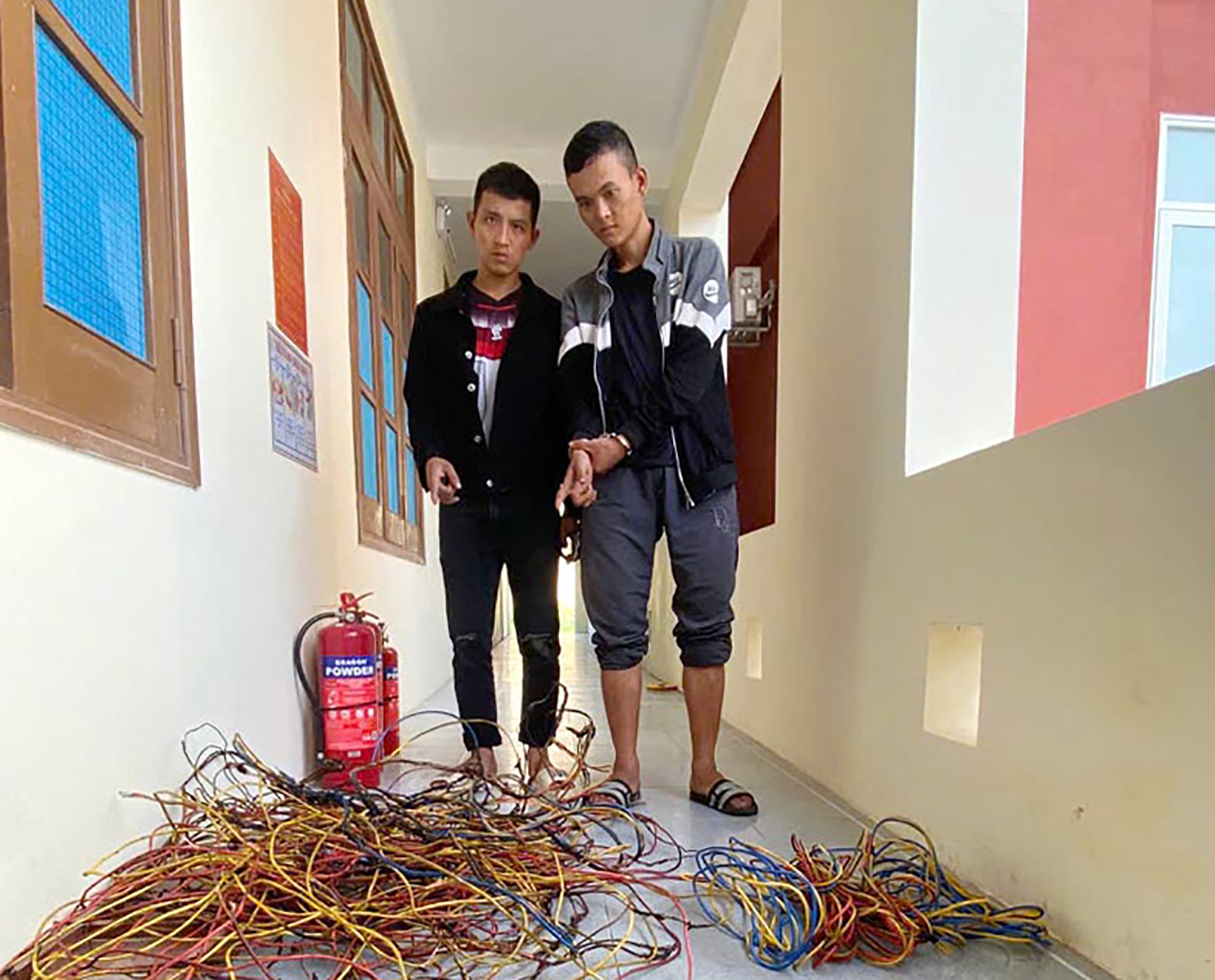 Phát hiện, xử lý trên 1.200 vụ vi phạm sử dụng điện