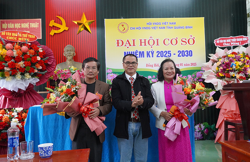 Nâng cao trách nhiệm và tình yêu đối với hoạt động nghiên cứu, sưu tầm văn nghệ dân gian