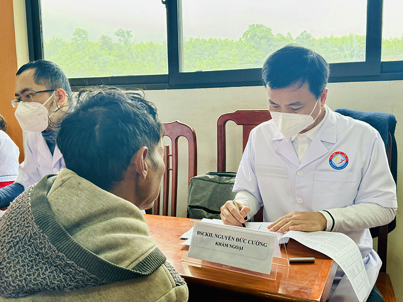 Bệnh viện hữu nghị Việt Nam-Cuba Đồng Hới khám miễn phí cho hơn 500 lượt người