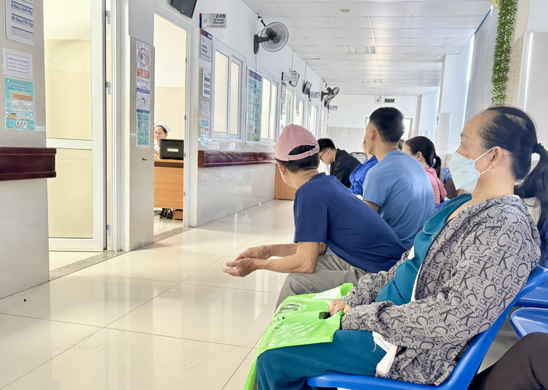 Gia tăng số người khám, chữa bệnh bằng căn cước công dân gắn chíp