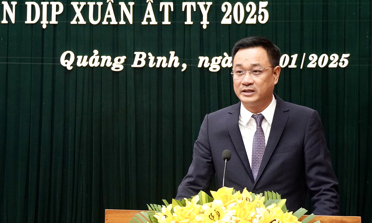 Gặp mặt phóng viên báo chí, văn nghệ sĩ nhân dịp Tết Nguyên đán Ất Tỵ 2025