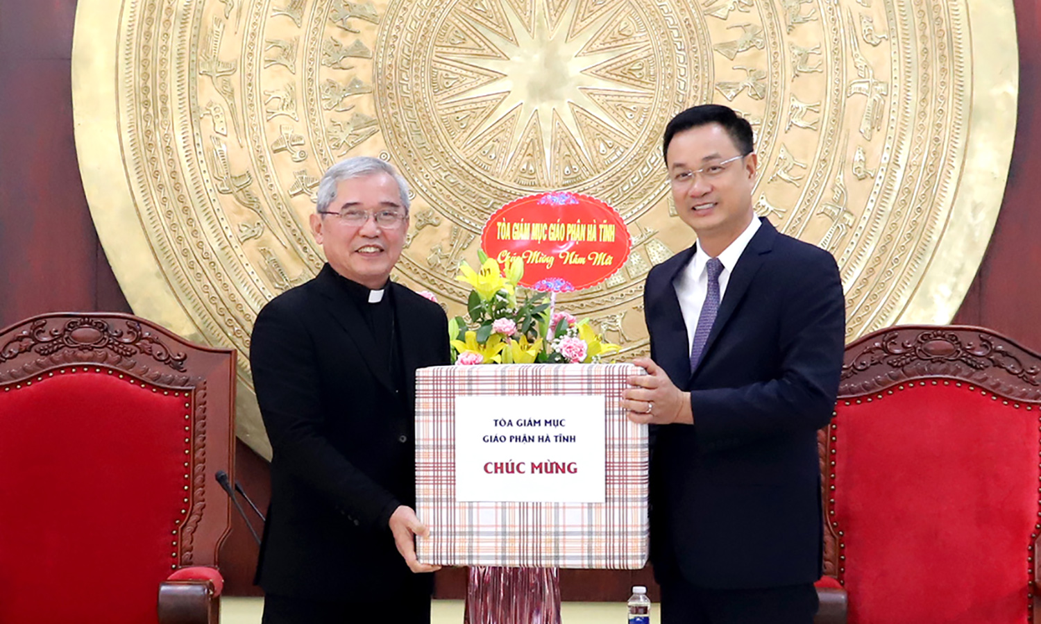 Tòa Giám mục Giáo phận Hà Tĩnh thăm, chúc Tết tỉnh Quảng Bình