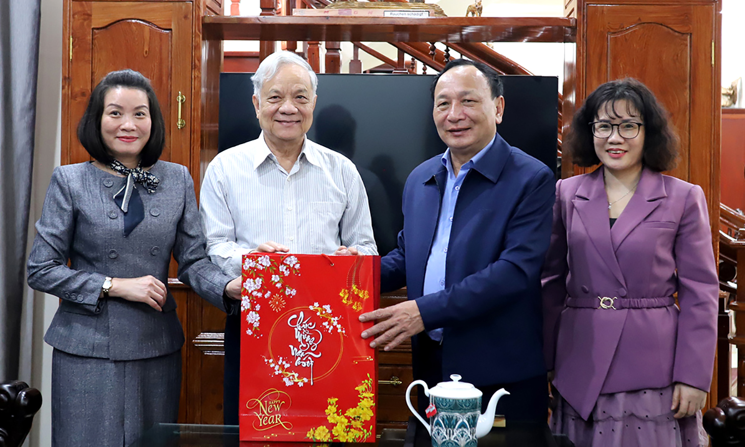 Lãnh đạo tỉnh thăm, chúc Tết các đồng chí nguyên lãnh đạo tỉnh