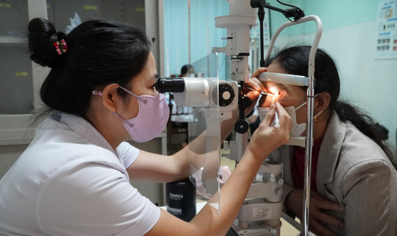 Nỗ lực mang lại ánh sáng cho bệnh nhân