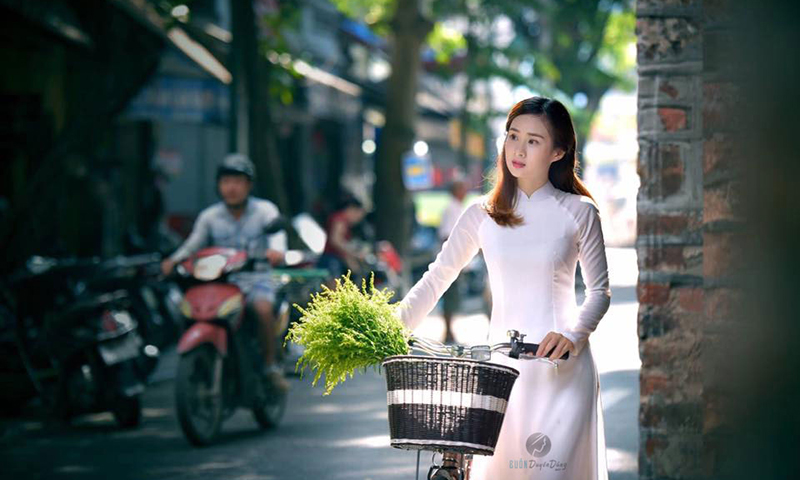 Cho ngày em về phố