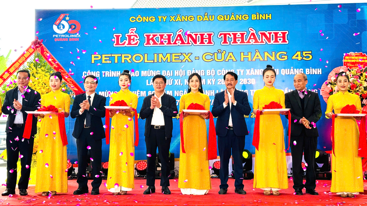 Xây dựng đơn vị "Đồng thuận-đổi mới-ổn định-phát triển"