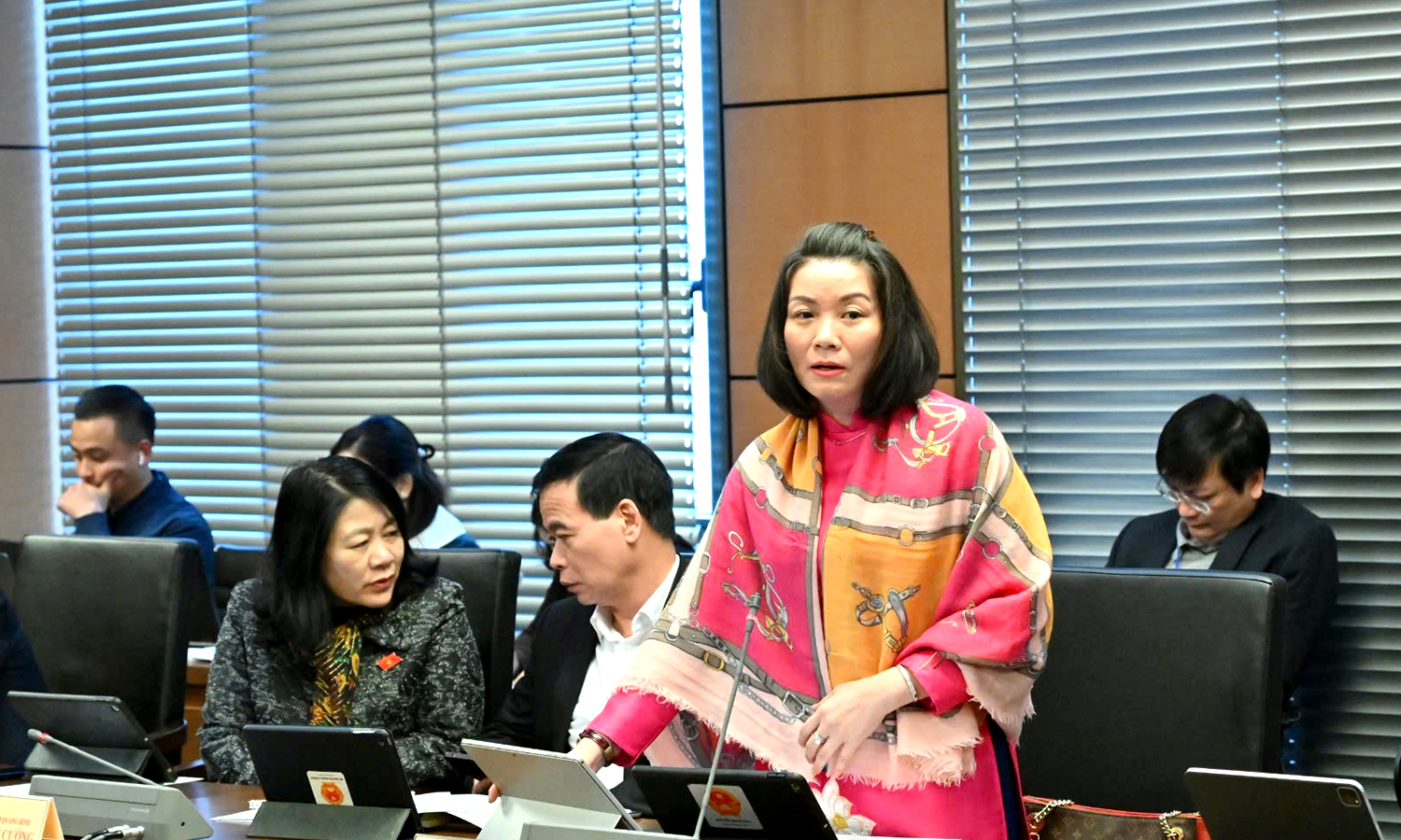 Đoàn đại biểu Quốc hội tỉnh góp ý vào các dự thảo luật